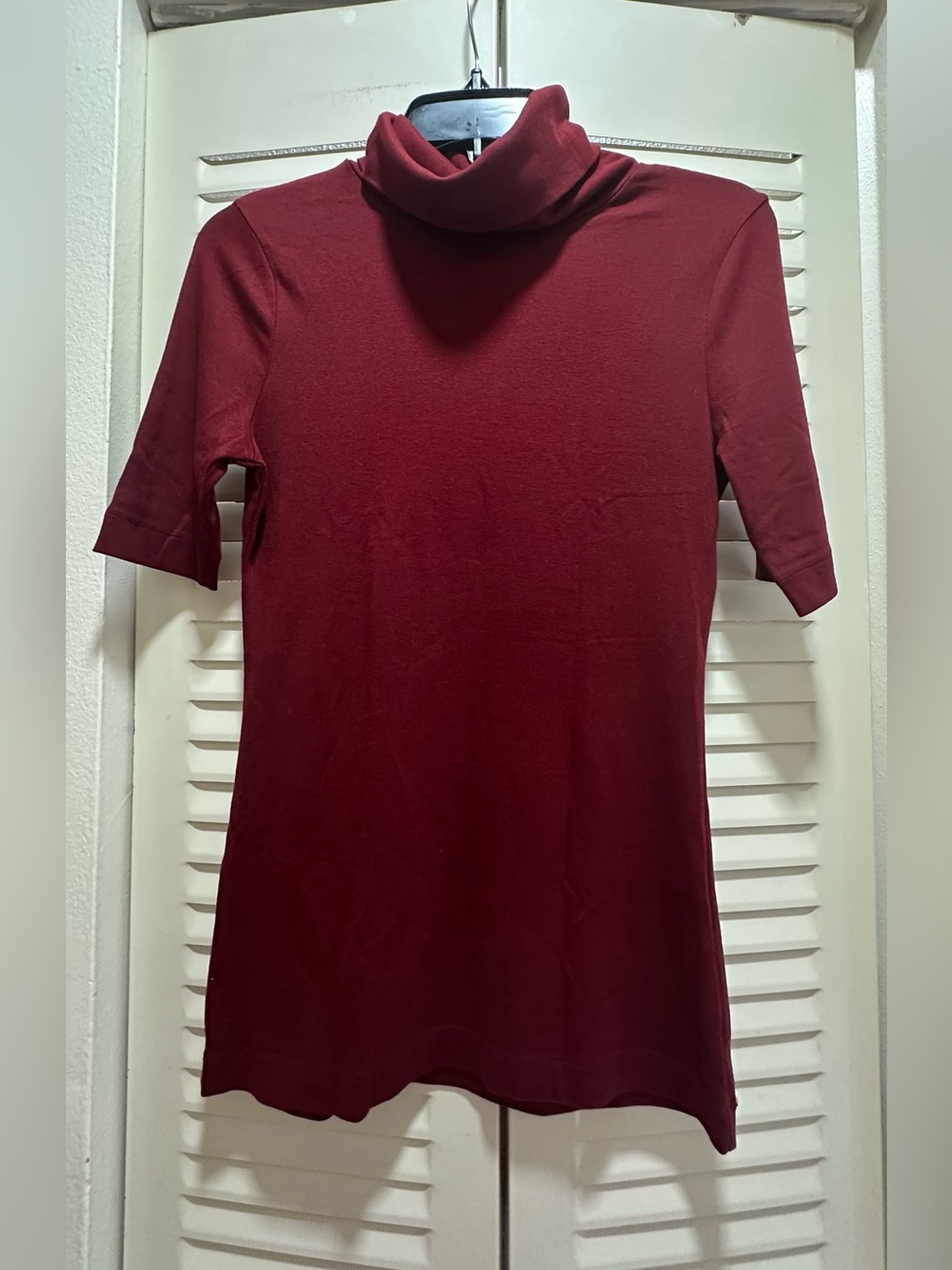wild fable Burgundy Short Sleeve Turtleneck Top